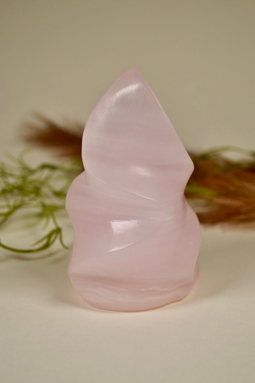 Mangano Calcite Swirl Flame