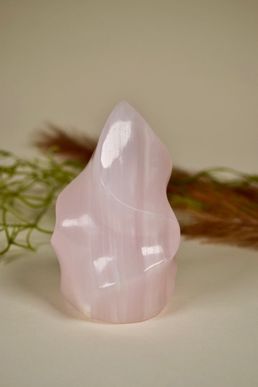 Mangano Calcite Swirl Flame